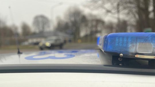 Darłowo: 17- latek uczył się prowadzić auto pod okiem 20 - letniej koleżanki.