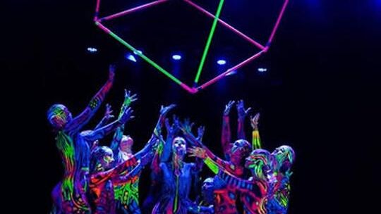 Darłowo: Teatr Tańca - DyeMotion to unikalne połączenie tańca, teatru i bodypaintingu.