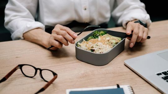 Dieta przeciwzapalna: produkty z potwierdzonym działaniem kontra obietnice marketingu