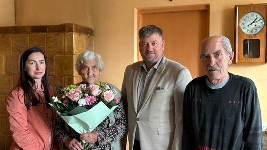 Dziewięć pięknych dekad