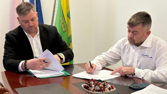 Gmina Malechowo podpisała umowę z Maro Tur, na dowozy uczniów.