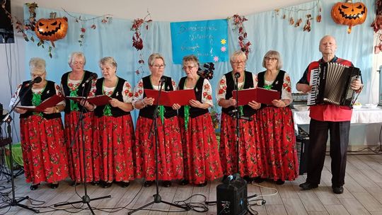 Jeżyce: Spotkanie zespołów ludowych z gminy Darłowo