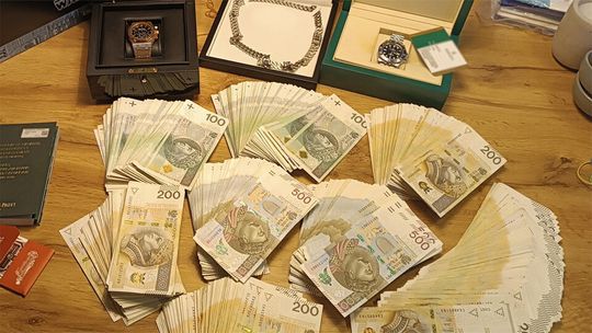 KAS i CBŚP zatrzymały 10 osób, które prowadziły nielegalne loterie promocyjne KAS i CBŚP zatrzymały 10 osób, które prowadziły nielegalne loterie promocyjne