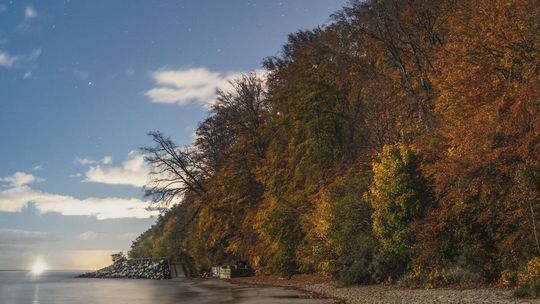 Krynica Morska jesienią – atrakcje i pomysły na wypoczynek poza sezonem