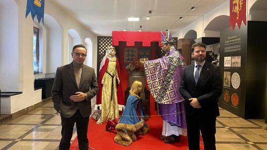 Łączy ich osoba Króla Łączy ich osoba Króla