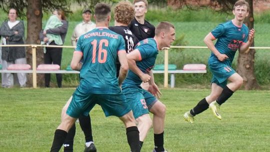 LZS Kowalewice - Viktoria II/KS Skibno 3:2 (2:2)