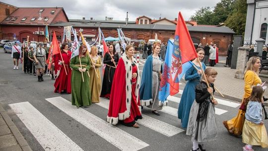 „Niedźwiedź Morski” i procesja w Darłowie