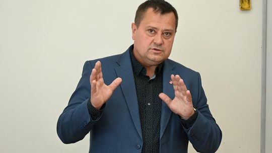 O samorządzie, odpowiedzialności i spełnianiu marzeń. Wójt Gminy Sławno spotkał się ze słuchaczami liceum dla dorosłych