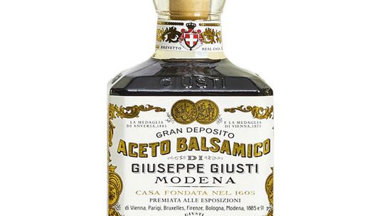 Ocet balsamiczny - sekret kulinarnej magii w Twojej kuchni