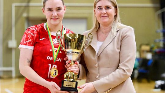Piłka ręczna.  Dobre wieści z Litwy! Zosia Chwojnicka wśród najlepszych zawodniczek turnieju.