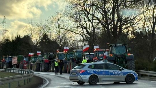 Powiat sławieński: Rolnicy wyszli na drogi Powiat sławieński: Rolnicy wyszli na drogi