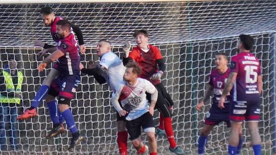 Sława Sławno – Pogoń Wierzchowo 1:2 (1:1) Porażka na własnym boisku Sława Sławno – Pogoń Wierzchowo 1:2 (1:1) Porażka na własnym boisku