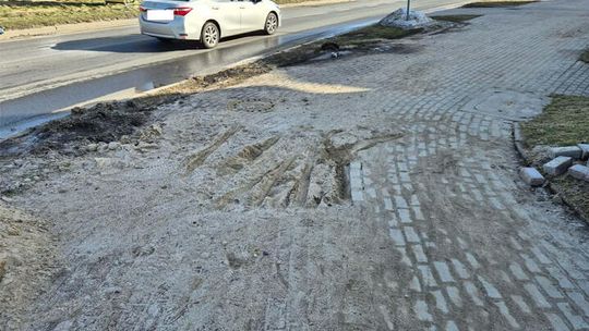 Sławno: Groźny upadek rowerzystki na ul. Polanowskiej Sławno: Groźny upadek rowerzystki na ul. Polanowskiej