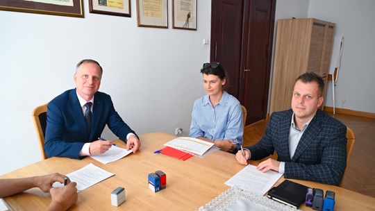 Sławno  Podpisano umowę na przebudowę placu Wyszyńskiego