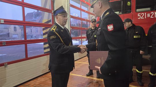 St. ogn. Krzysztof Błaszczyk, dowódca zastępu JRG Sławno, odchodzi na emeryturę po ponad 25 latach służby — odznaczony medalami za zasługi i długoletnią służbę