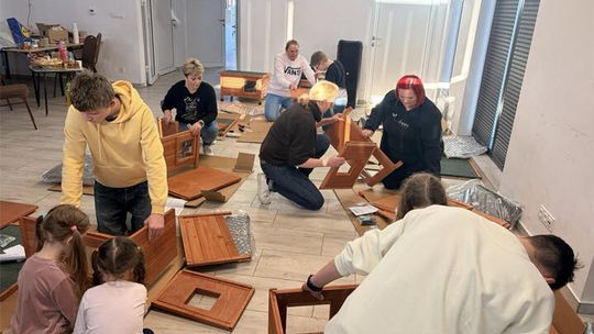 Tyń: Budowali domki dla kotów