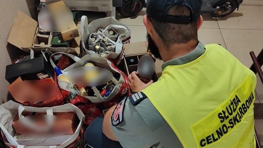 Wpadły nielegalne papierosy i alkohol