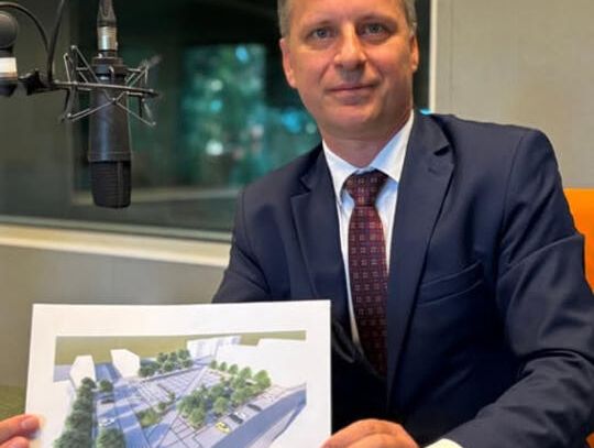 Burmistrz Sławna Krzysztof Frankenstein odkrywa kluczowe inwestycje dla rozwoju miasta w Polskim Radiu Koszalin