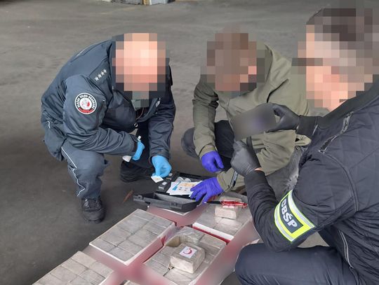 CBŚP i KAS udaremniły rekordowy przemyt heroiny. Zabezpieczono ponad tonę narkotyków wartą blisko 220 mln zł