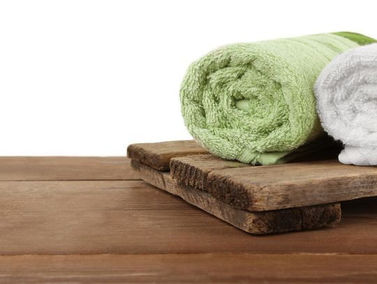Czym różni się ręcznik do sauny od zwykłego ręcznika kąpielowego?