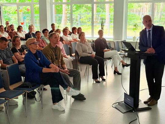 Dąbki: „Bezpieczne dziecko w cyfrowym świecie”.