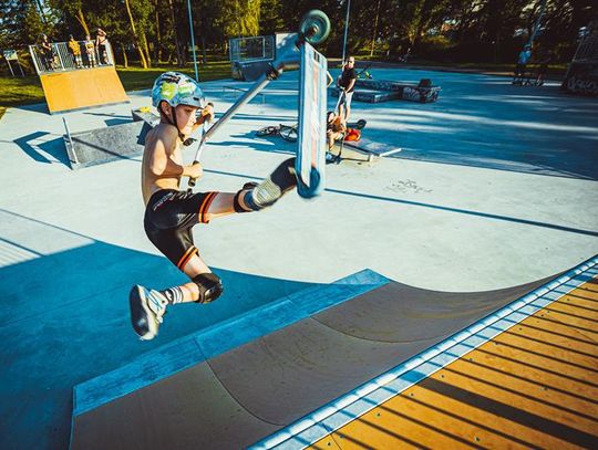 Darłowo  Jak oni latają? Czyli nowe zabawki i oświetlenie skateparku