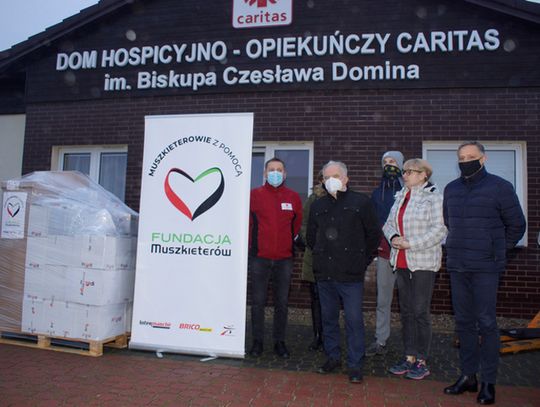 Darłowo: Muszkieterowie wsparli hospicjum