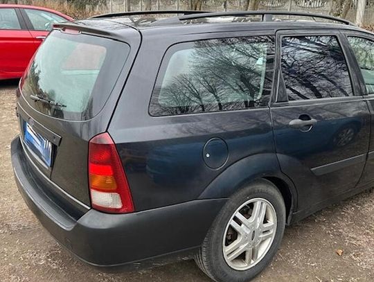 Darłowo: Policjant po służbie zatrzymał 63-latka bez uprawnień, badań technicznych i OC