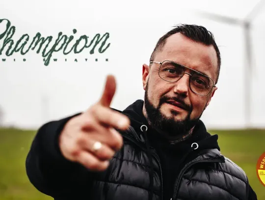 Dawid Świątek prezentuje „Champion” – motywacyjny singiel o sile, walce i powrocie po kryzysie