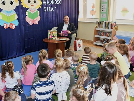 Gwiazdowo: Wicewójt czytał dzieciom