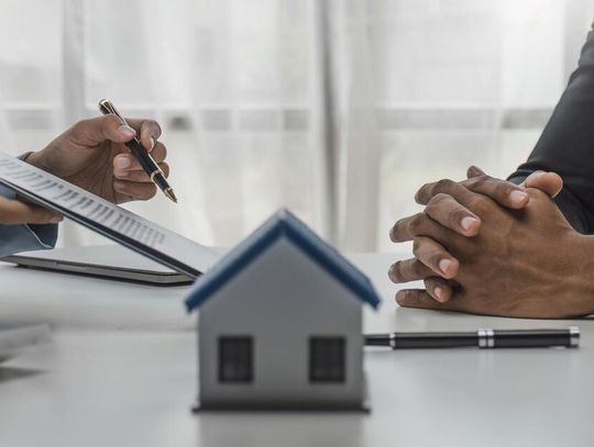 Jak negocjować cenę mieszkania? Skuteczne strategie dla kupujących Jak negocjować cenę mieszkania? Skuteczne strategie dla kupujących