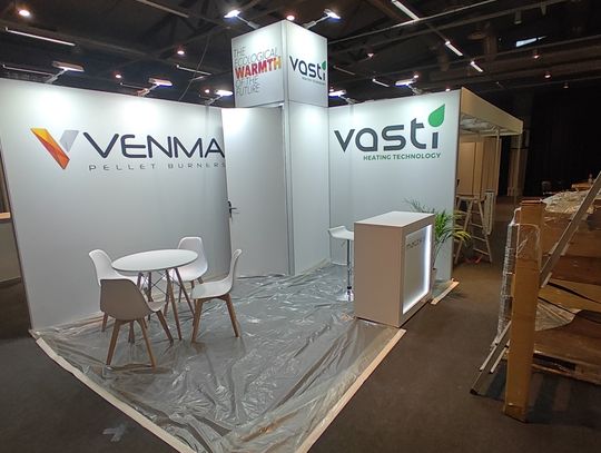 Jak rozmawiać z odwiedzającymi, aby zwiększyć szansę na sprzedaż?