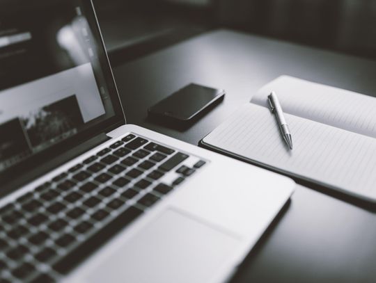 Korekta tekstu a wizerunek Twojej firmy – na co warto zwrócić uwagę?