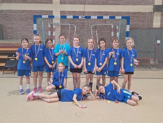 Liderki na świątecznym turnieju