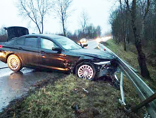 Malechowo: BMW w barierę energochłonną