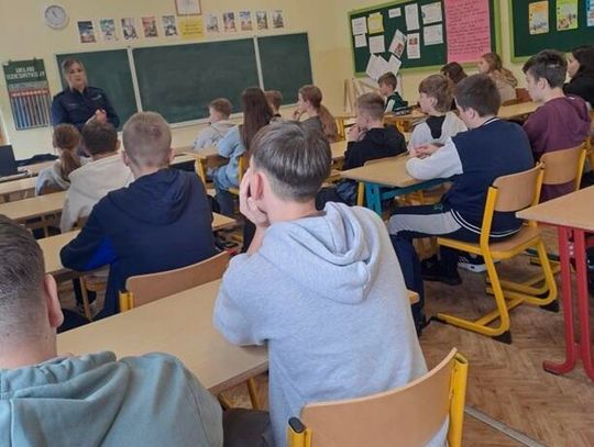 Policjanci o bezpieczeństwie młodzieży