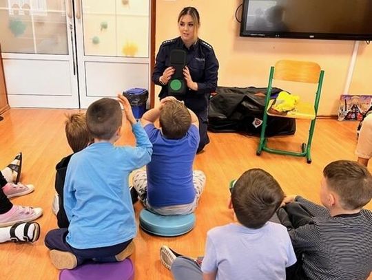 Policjanci u przedszkolaków