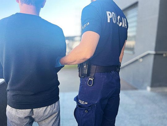 Policjant w czasie wolnym od służby, rozpoznał poszukiwanego