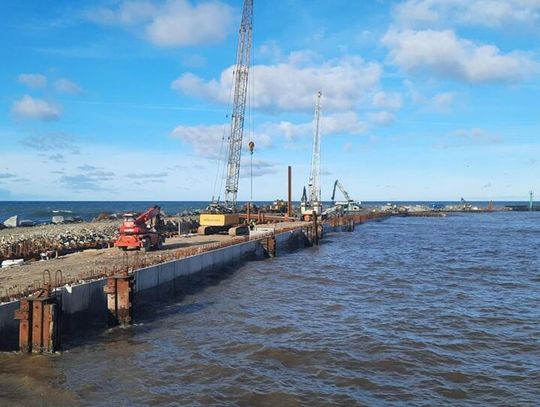 Przebudowa falochronów Przebudowa falochronów