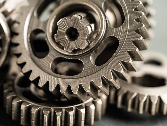 Przekładnia kątowa ? jak działa i gdzie znajduje zastosowanie?