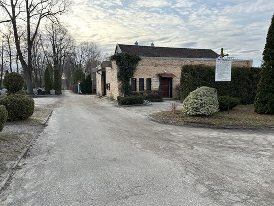 Sławno: 4,47 mln zł z UE na przebudowę cmentarza — nowe alejki, kolumbarium, monitoring i oświetlenie LED