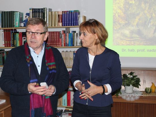 Sławno: Pouczający wykład w Bibliotece Miejskiej