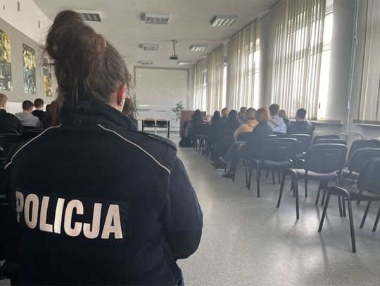 Sławno: Promocja zawodu policjanta w ZSA w Sławnie