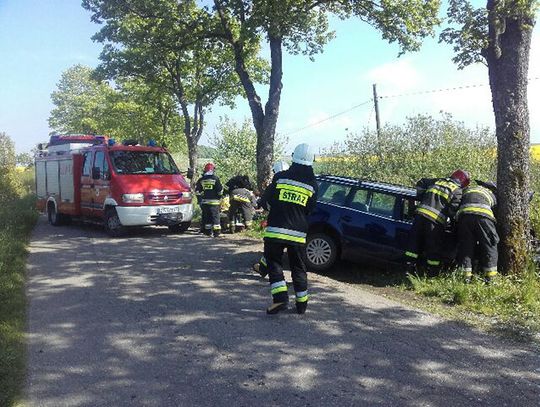 Sławsko – Radosław: Volkswagenem w drzewo