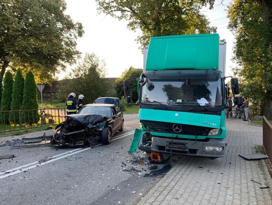 Słowino: Zderzyła się osobówka z ciężarówką