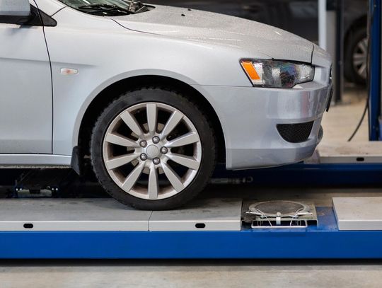 Wagi kolejowe i najazdowe AXIS ? jak ważenie dużych ładunków zwiększa efektywność? 