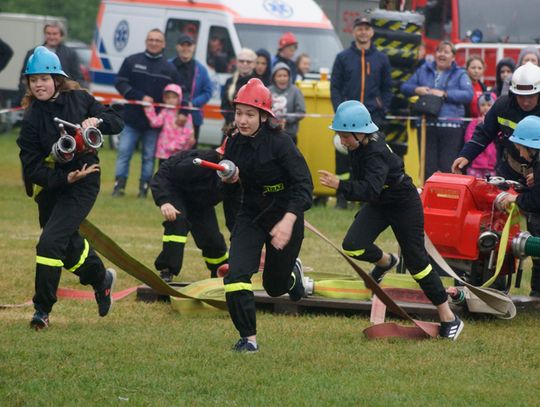 Wrześnica: Rywalizowali na śliskim boisku