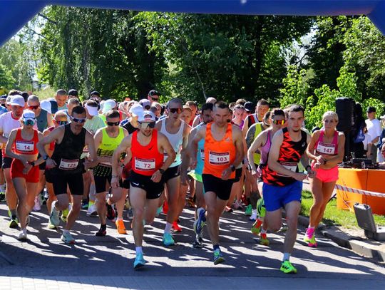XXVIII Bieg Święców w Sławnie: 138 biegaczy zmierzyło się z upałem na 10 km. Sprawdź wyniki