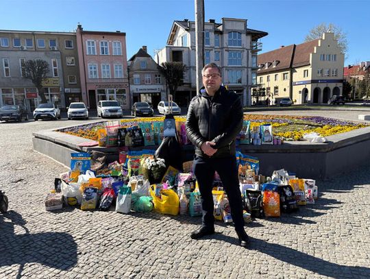 Zbiórka karmy trwa - z minuty na minutę jest jej coraz więcej