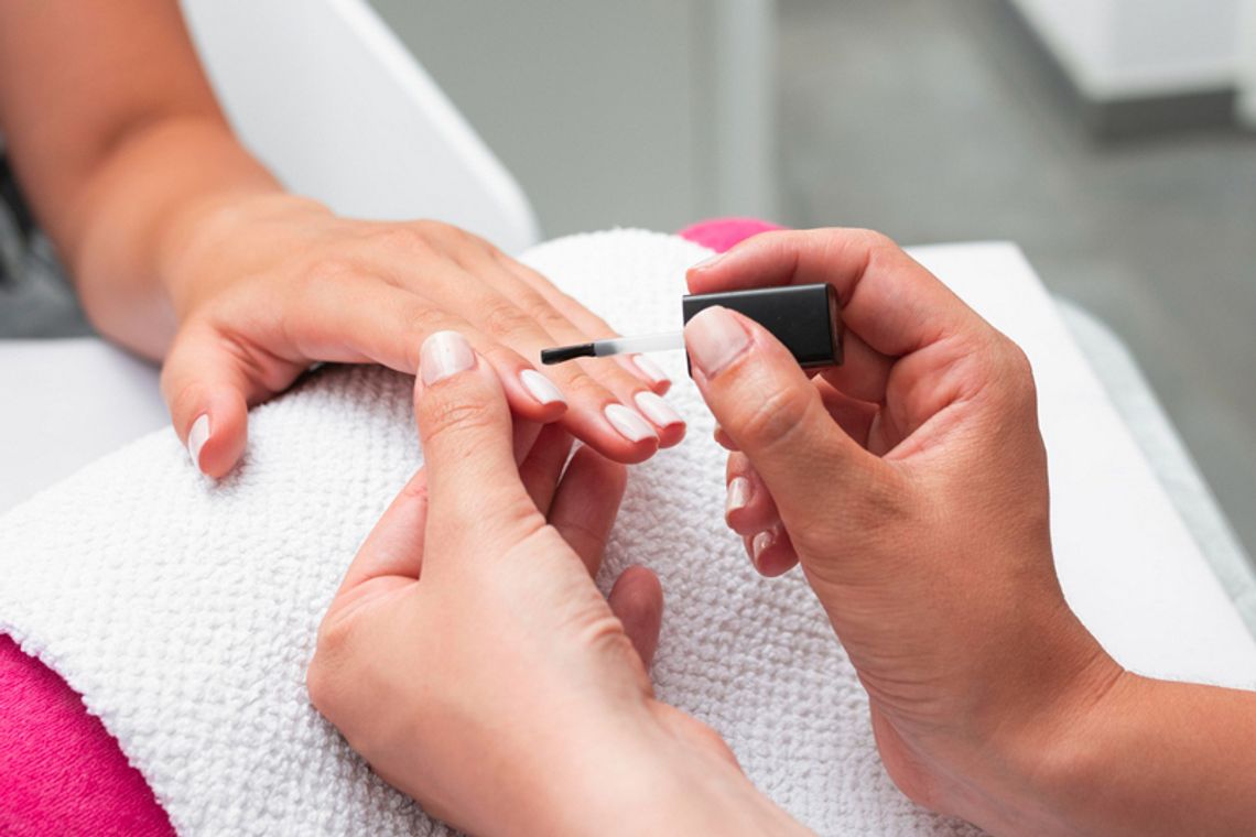 5 powodów, dla których hybrydy do paznokci są idealnym rozwiązaniem dla zabieganych kobiet